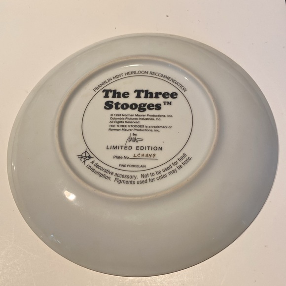 Vintage Set of 6 “The Three Stooges” Plates - Picture 10 of 13